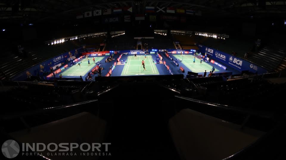 Pemandangan%20dalam%20stadion%20Istora%20Senayan.